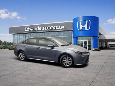Used 2025 Toyota Corolla LE w/ Convenience Package FWD image 1