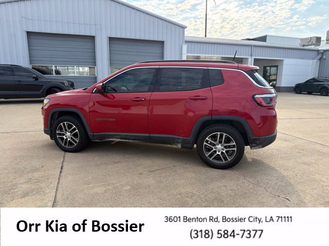 Used 2018 Jeep Compass Latitude FWD image 15
