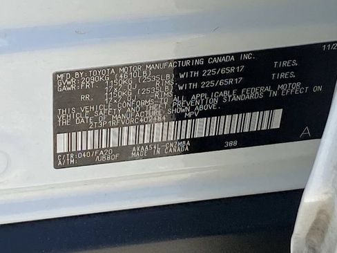 Certified 2024 Toyota RAV4 XLE AWD/4WD image 38