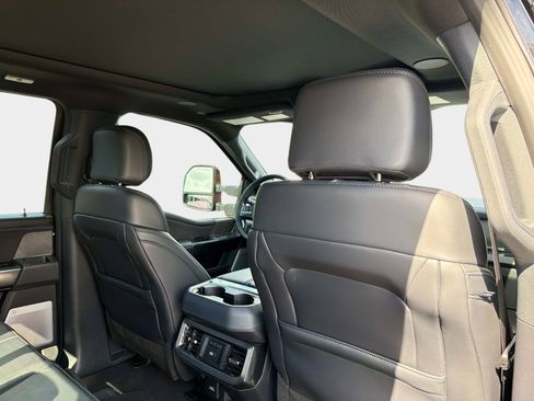 Used 2025 Ford F250 Platinum image 30