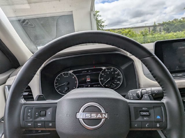 Used 2025 Nissan Rogue SV FWD image 20