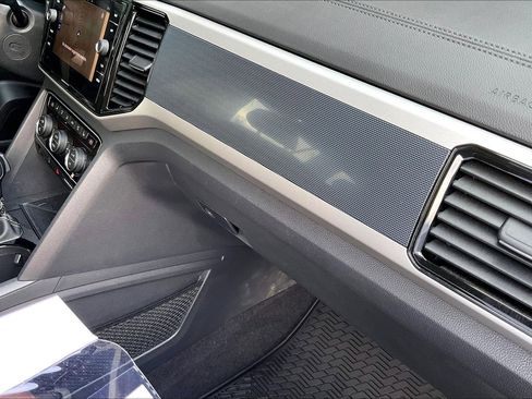 Used 2022 Volkswagen Atlas SEL Premium image 20