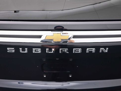 Used 2022 Chevrolet Suburban LS AWD/4WD image 25