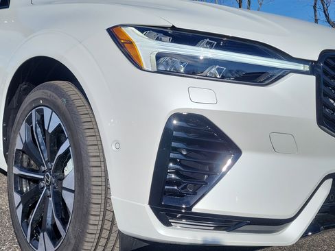 New 2026 Volvo XC60 T8 Plus w/ Protection Package Premier image 5