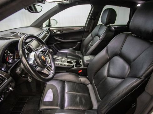 Used 2015 Porsche Macan Turbo image 18