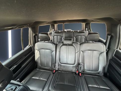Used 2023 Jeep Wagoneer 4WD image 13
