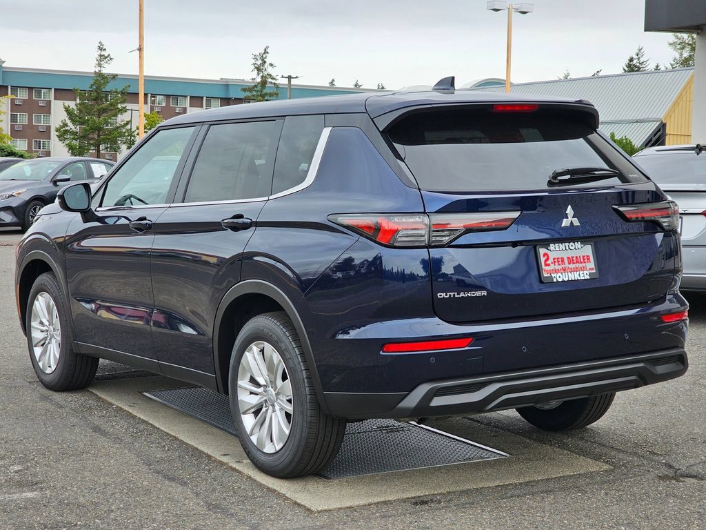 New 2026 Mitsubishi Outlander ES AWD/4WD image 7
