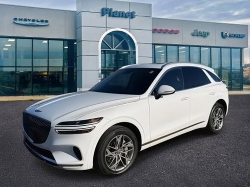 Used 2024 Genesis GV70 2.5T w/ Select Package image 2