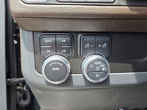 Used 2023 GMC Yukon XL Denali w/ LPO, Floor Liner Package AWD/4WD image 10