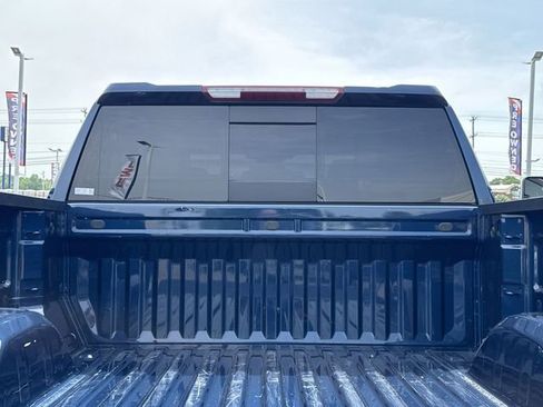 Used 2023 GMC Sierra 1500 SLT w/ SLT Convenience Package AWD/4WD image 10
