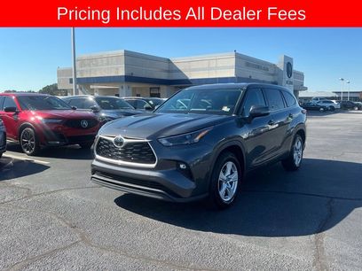 Used 2022 Toyota Highlander LE