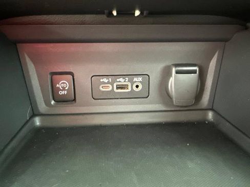 Certified 2025 Nissan Sentra SV FWD image 23