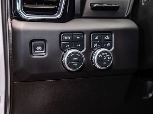 Used 2025 GMC Sierra 3500 Denali w/ Denali Reserve Package image 20