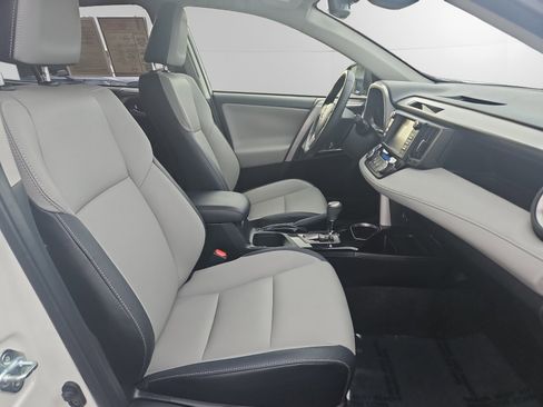 Used 2018 Toyota RAV4 Limited image 15