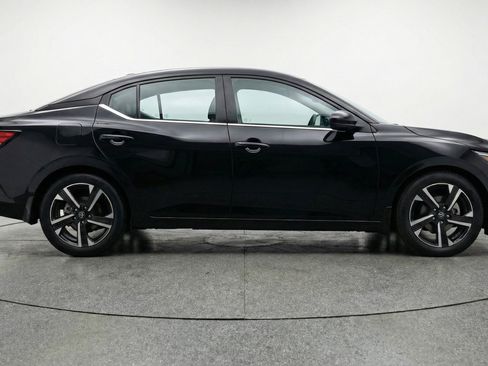 Used 2025 Nissan Sentra SV image 11