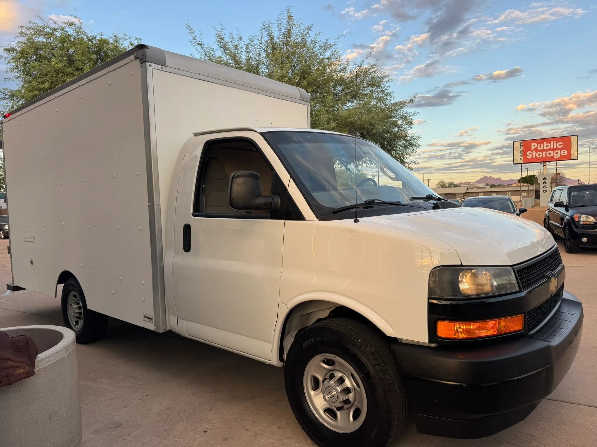 Used 2020 Chevrolet Express 3500 w/ Power Convenience Package RWD image 4