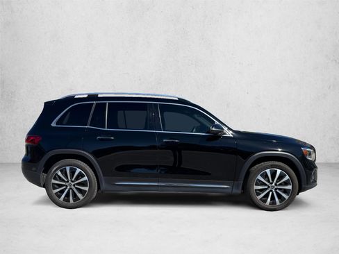 Used 2023 Mercedes-Benz GLB 250 4MATIC image 4