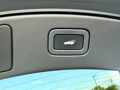 Used 2017 Jaguar F-TYPE R AWD/4WD image 52