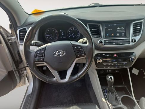 Used 2018 Hyundai Tucson Value w/ Cargo Package FWD image 10
