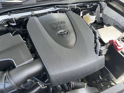 Certified 2023 Toyota Tacoma SR5 AWD/4WD image 11