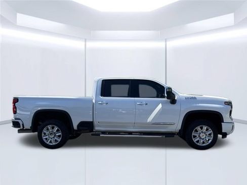 Used 2025 Chevrolet Silverado 3500 High Country w/ High Country Premium Package AWD/4WD image 9