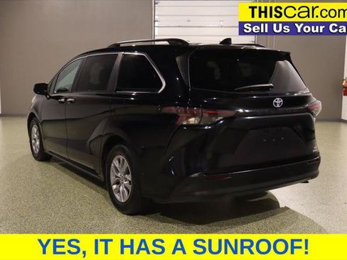 Used 2023 Toyota Sienna XLE FWD image 7
