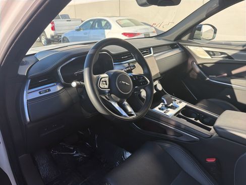 Used 2024 Jaguar F-PACE R-Dynamic S image 9