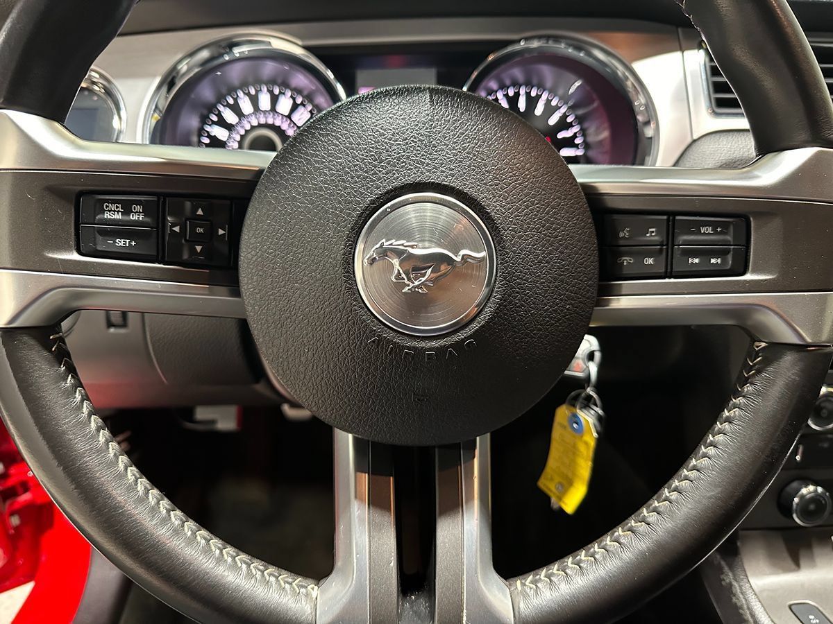 Used 2014 Ford Mustang GT Premium RWD image 30