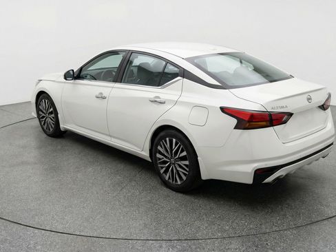 Used 2025 Nissan Altima 2.5 SV image 6