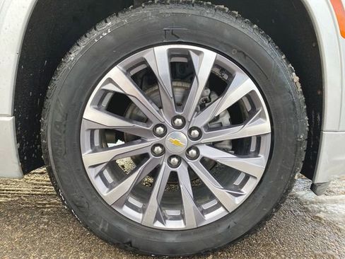 Used 2022 Chevrolet Traverse Premier image 33