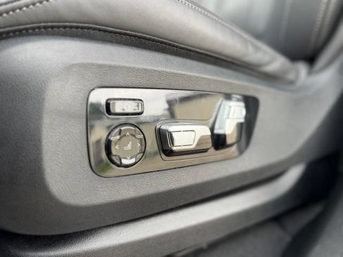 Used 2025 BMW X7 M60i AWD/4WD image 56