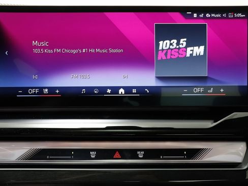 New 2025 BMW i5 xDrive40 w/ Premium Package image 10