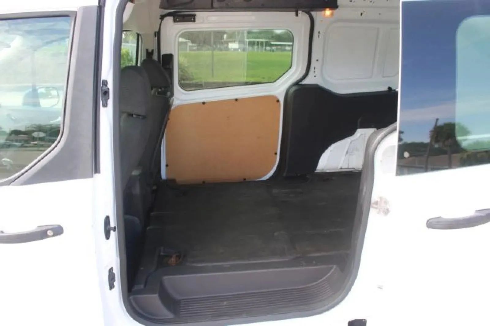 Used 2014 Ford Transit Connect XLT FWD image 12