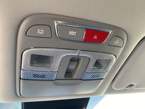 Used 2025 Kia Telluride S image 9