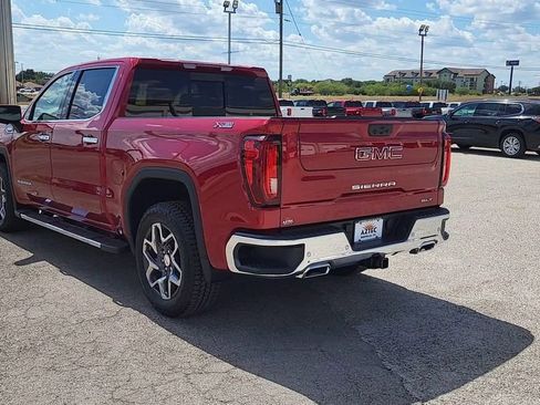 New 2026 GMC Sierra 1500 SLT image 6