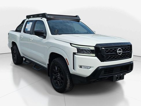 Used 2023 Nissan Frontier SV w/ Midnight Edition Package AWD/4WD image 2