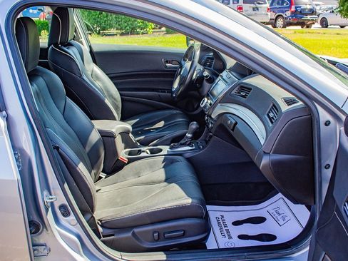 Used 2020 Acura ILX FWD image 19