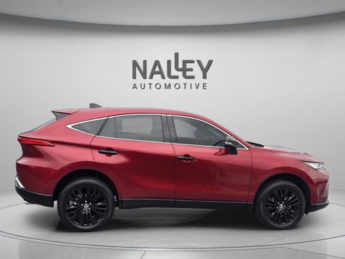 Used 2023 Toyota Venza Nightshade image 5