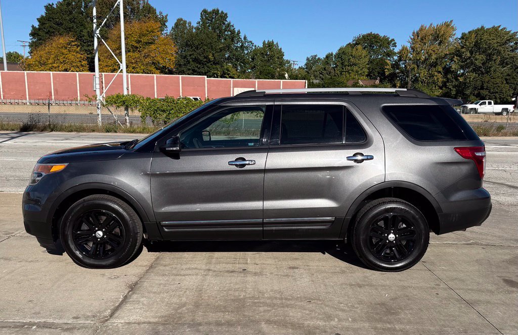 Used 2015 Ford Explorer XLT FWD image 11