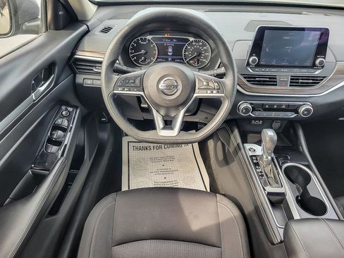 Used 2023 Nissan Altima 2.5 SV image 11