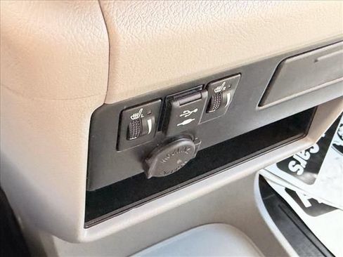 Used 2020 Toyota Sienna XLE w/ XLE Navigation Package AWD/4WD image 29