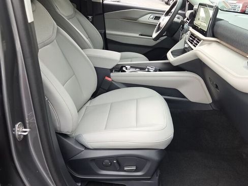 New 2026 Ford Explorer Active w/ Active Comfort Package AWD/4WD image 17