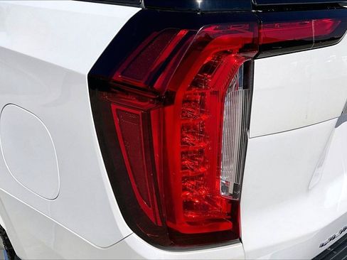 Used 2023 GMC Yukon Denali w/ Denali Reserve Package AWD/4WD image 24
