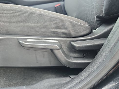 Used 2022 Honda HR-V LX image 16