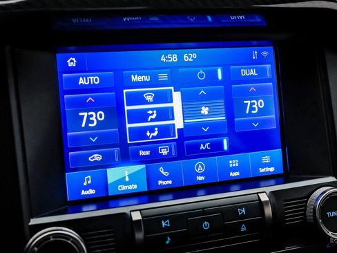 Used 2022 Ford Mustang Shelby GT500 w/ Carbon Fiber Track Pack image 81