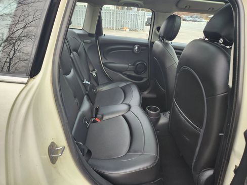 Used 2016 MINI Cooper 4-Door Hardtop w/ Cold Weather Package image 18