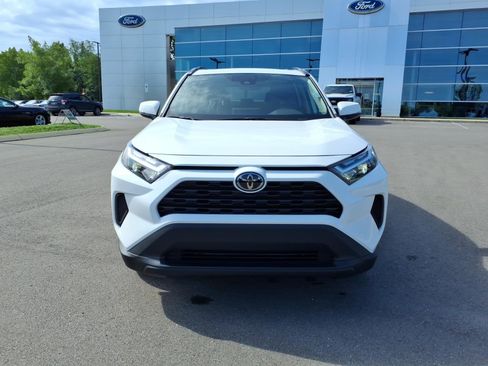 Used 2024 Toyota RAV4 XLE w/ Convenience Package FWD image 8