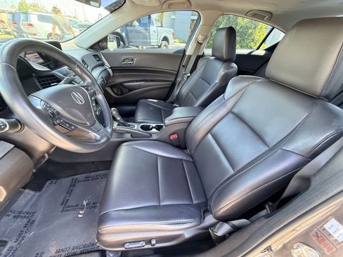 Used 2017 Acura ILX image 5