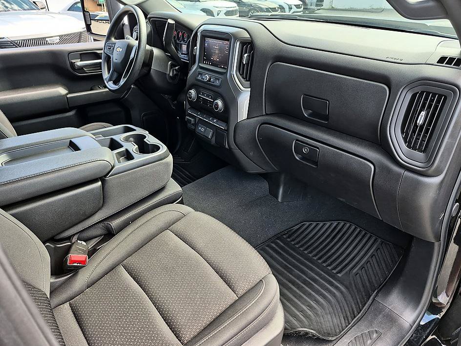 Certified 2025 Chevrolet Silverado 2500 Custom AWD/4WD image 34