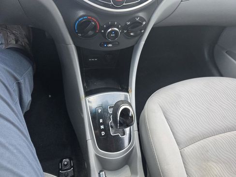 Used 2013 Hyundai Accent GLS w/ Premium Pkg image 15